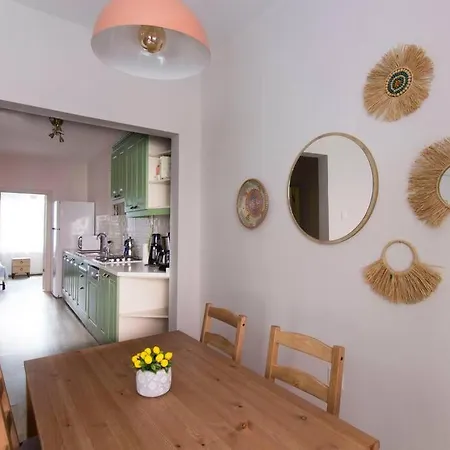 Soft Modern Inspiring Flat In The Center Of Moda Διαμέρισμα